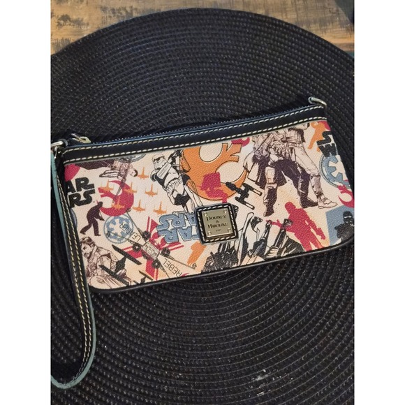 Dooney & Bourke Star Wars Comic Print Wristlet Clutch Bag Multi-Color - Picture 2 of 8